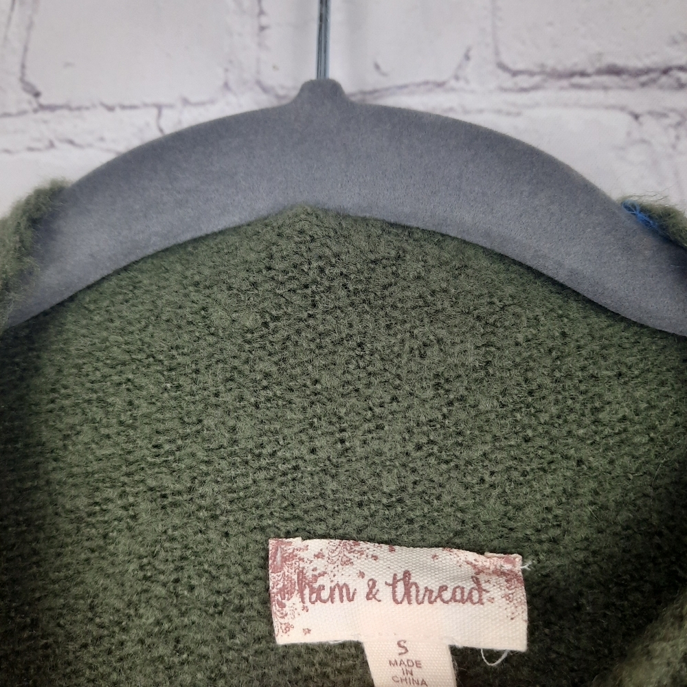 Hem & Thread Color-Block Soft Knit Sweater - Picture 7 of 12